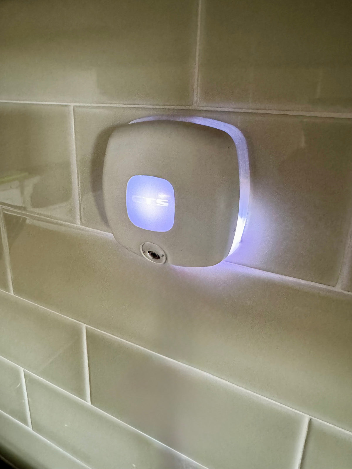 AI Kitchen Sensor & Cooktop Fire Safety – CTS Smart Kitchen Sensor